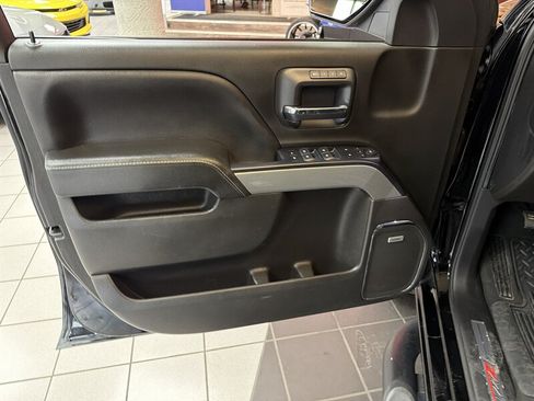 Used 2018 Chevrolet Silverado 1500 LTZ Z71 w/ LTZ Plus Package AWD/4WD image 17