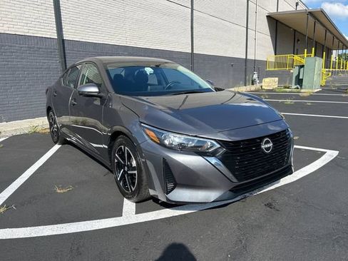 Used 2025 Nissan Sentra SV FWD image 2