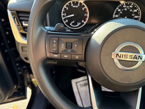 Used 2021 Nissan Rogue SV image 35