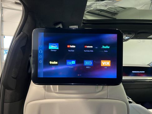 Used 2026 Cadillac Escalade V w/ LPO, ONYX Package image 33