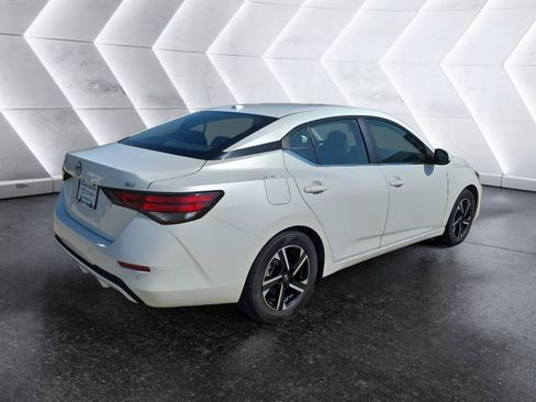 Used 2024 Nissan Sentra SV FWD image 5