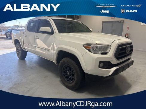 Used 2020 Toyota Tacoma SR5 image 1