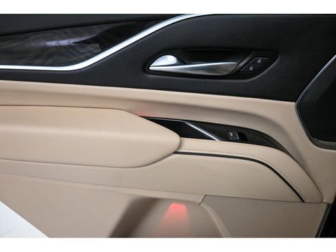 Used 2023 Cadillac Escalade Premium Luxury w/ Performance Package image 20
