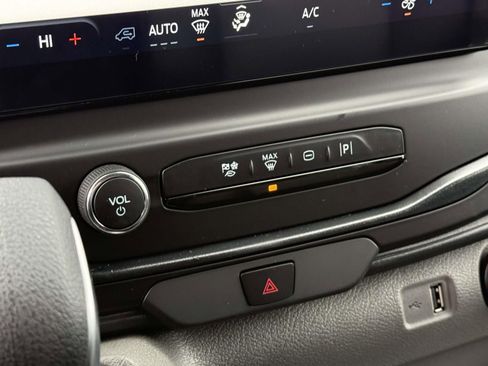 New 2026 Ford Transit 250 148 Medium Roof w/ Load Area Protection Package image 16