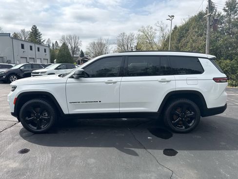 Used 2023 Jeep Grand Cherokee L Limited w/ Black Appearance Package image 6