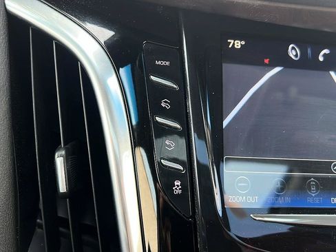 Used 2019 Cadillac Escalade ESV Luxury AWD/4WD image 42