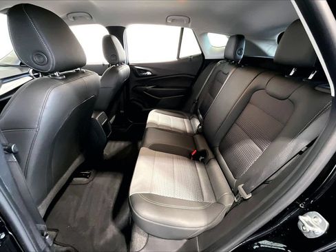 Used 2025 Chevrolet Trax LT FWD image 19