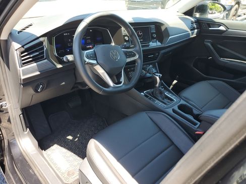 Certified 2022 Volkswagen Jetta SE FWD image 20