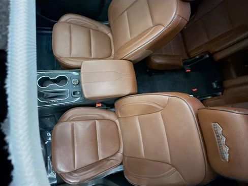 Used 2020 Chevrolet Traverse High Country image 24