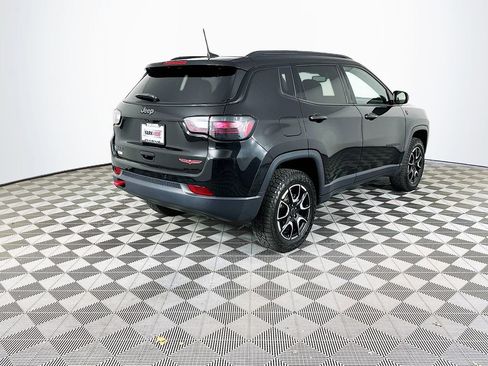 Certified 2025 Jeep Compass Trailhawk w/ Trailhawk Elite Group image 12