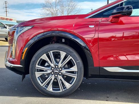 New 2026 Cadillac Optiq Luxury 2 image 5