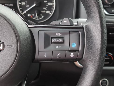 Used 2023 Nissan Rogue SV FWD image 28