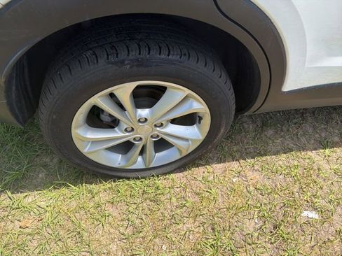 Used 2023 Buick Encore GX Preferred w/ Cold Weather Comfort Package FWD image 6