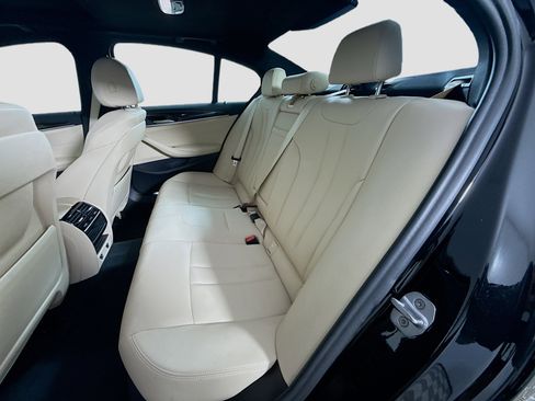 Used 2018 BMW 530e 530e iPerformance image 25