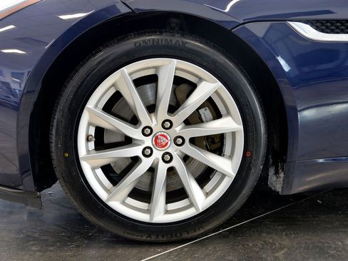 Used 2018 Jaguar F-TYPE Coupe image 10