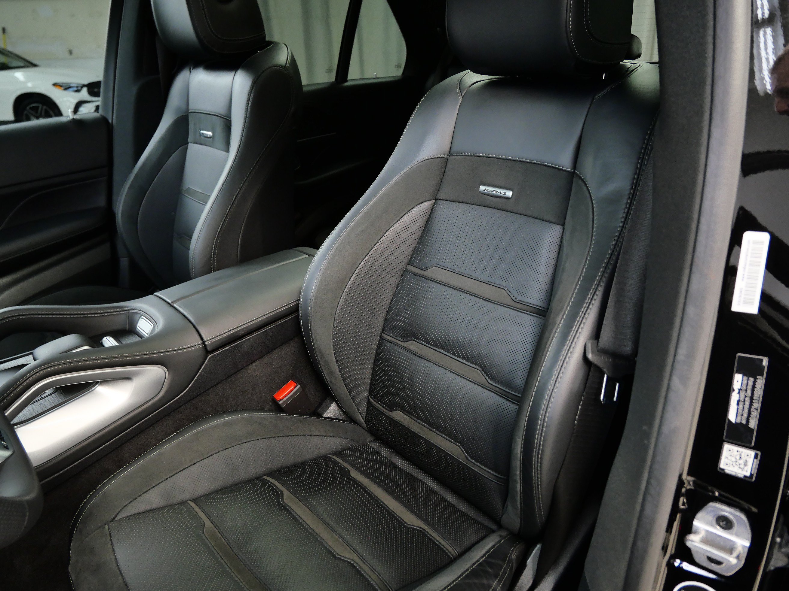 Certified 2024 Mercedes-Benz GLE 53 AMG 4MATIC image 3