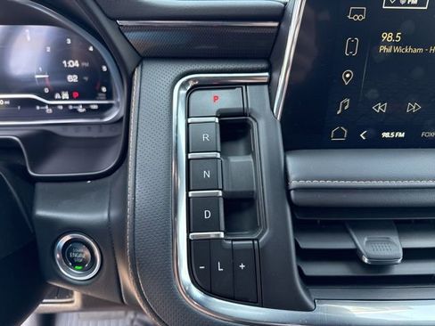 Used 2024 GMC Yukon AT4 w/ Technology Package AWD/4WD image 23