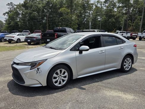 Used 2022 Toyota Corolla LE FWD image 4