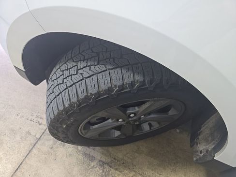 Used 2024 Ford Edge SEL w/ Sport Appearance Package image 15