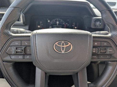 Used 2025 Toyota Tacoma SR5 image 21