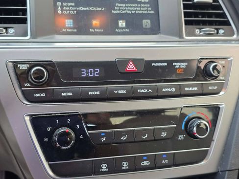 Used 2017 Hyundai Sonata SE FWD image 25