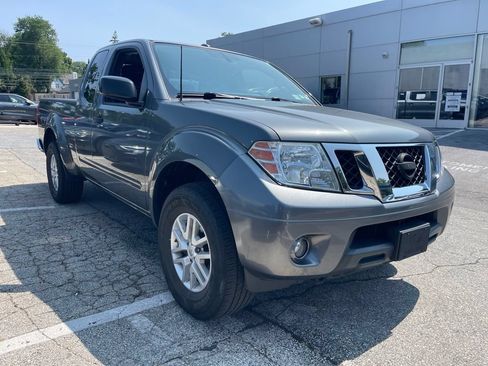 Used 2016 Nissan Frontier SV w/ SV Value Truck Package AWD/4WD image 5