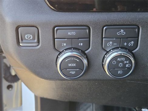 Used 2024 GMC Sierra 1500 Elevation image 26