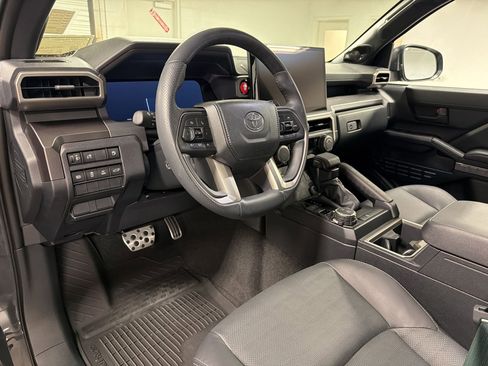 Used 2026 Toyota 4Runner TRD Sport Premium AWD/4WD image 3