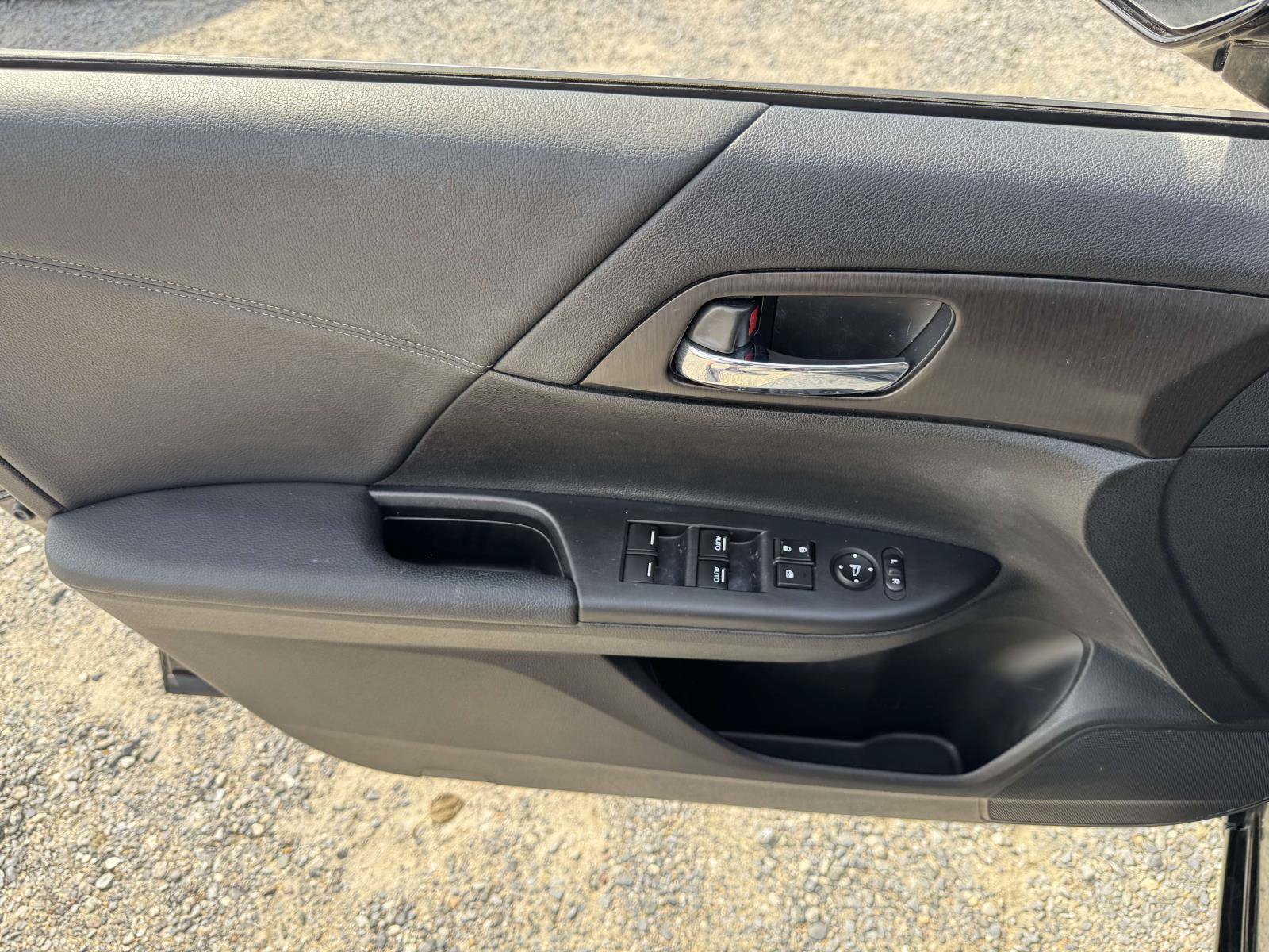 Used 2015 Honda Accord EX image 14
