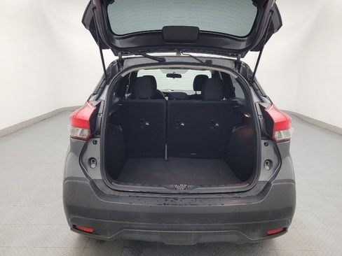 Used 2019 Nissan Kicks S image 29