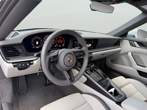 Used 2025 Porsche 911 Carrera RWD image 9