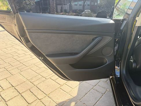 Used 2023 Tesla Model 3 Standard Range image 8