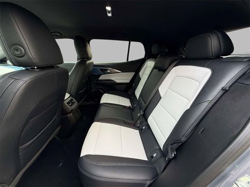 Used 2025 Chevrolet Equinox EV LT w/ Convenience Package image 19