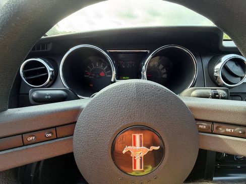 Used 2007 Ford Mustang GT RWD image 38