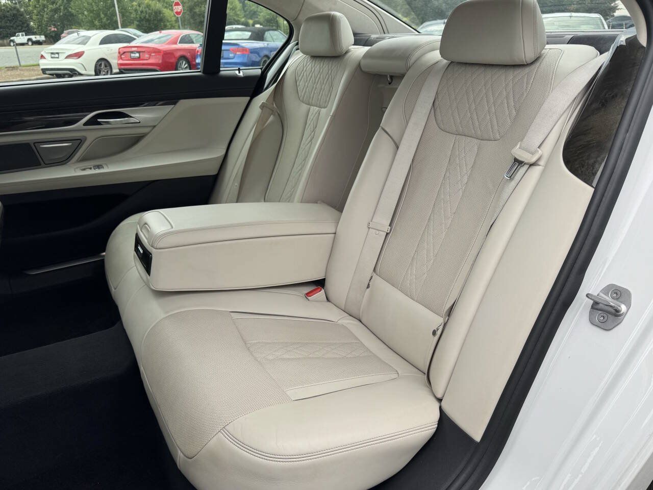 Used 2018 BMW 750i xDrive AWD/4WD image 12