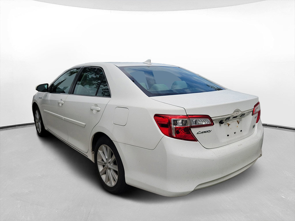 Used 2014 Toyota Camry XLE w/ Leather Package FWD image 6