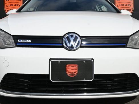 Used 2016 Volkswagen e-Golf SE w/ DC Fast Charging Package image 4