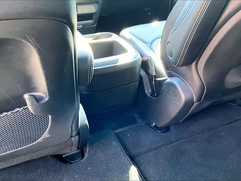 Used 2026 Chrysler Pacifica Select FWD image 30