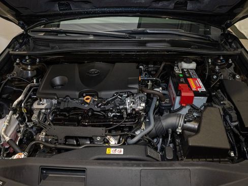 Used 2024 Toyota Camry SE image 17