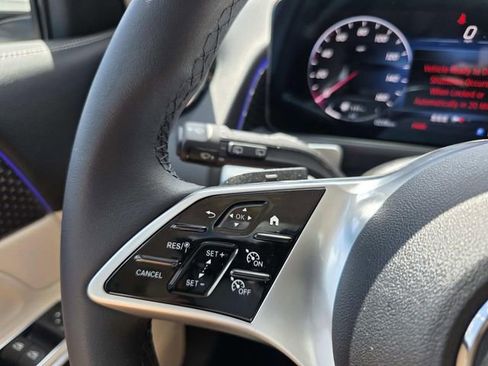 Used 2025 Mercedes-Benz GLB 250 image 10