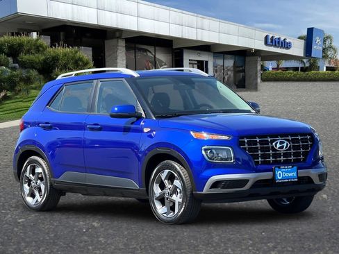 New 2025 Hyundai Venue SEL image 9