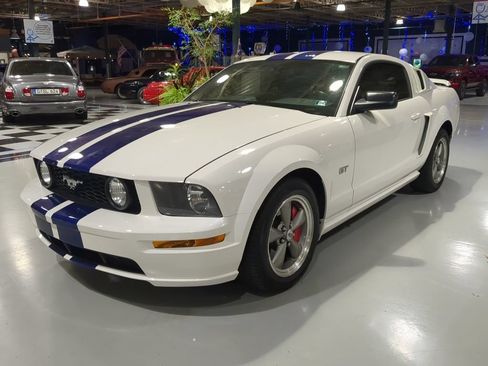 Used 2006 Ford Mustang GT Premium RWD image 1