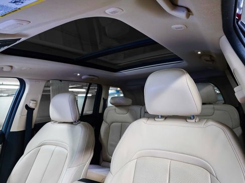 Used 2022 Jeep Grand Cherokee Limited w/ Luxury Tech Group II image 21