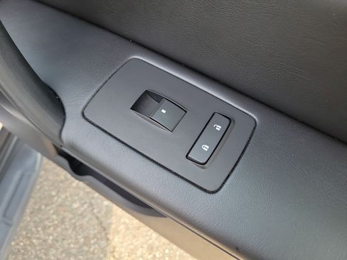 Used 2017 Chevrolet Traverse LT FWD image 10
