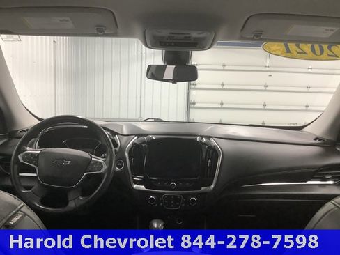 Used 2021 Chevrolet Traverse RS image 15