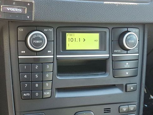 Used 2010 Volvo XC90 3.2 image 18