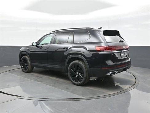 New 2026 Volkswagen Atlas SE image 5