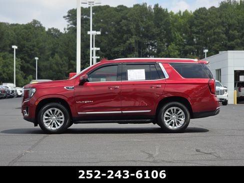 Used 2024 GMC Yukon SLT w/ SLT Luxury Package AWD/4WD image 4