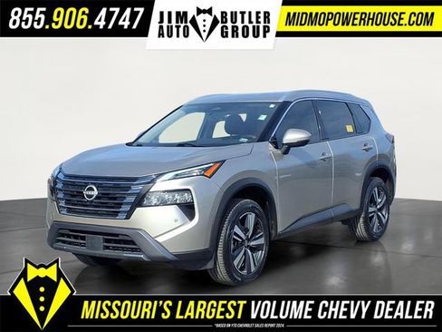 Used 2024 Nissan Rogue SL AWD/4WD image 1