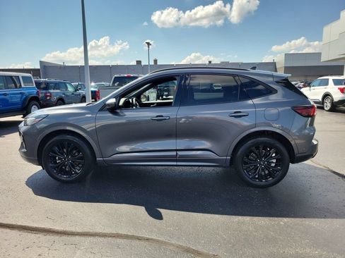 Certified 2023 Ford Escape ST-Line Elite w/ Premium Technology Package AWD/4WD image 7
